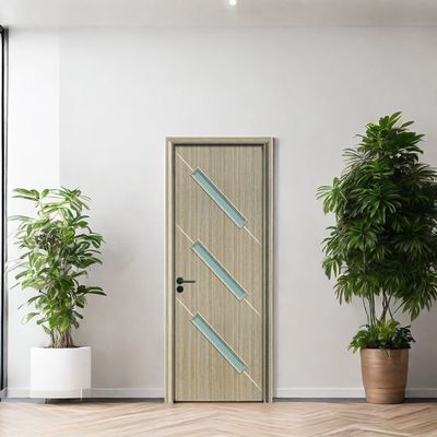 Harga yang bagus Pintu kaca WPC tahan lama yang dibangun dengan bahan komposit berongga untuk aplikasi interior perumahan dan komersial on line
